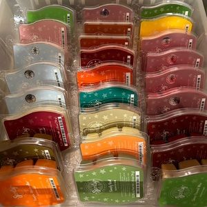 Lot of 26 scentsy wax melts